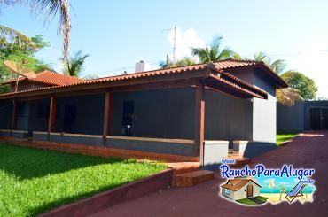 Rancho Barbosa 2 para Alugar em Miguelopolis - Varanda da Casa