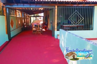 Rancho Show Barbosa 1 para Alugar em Miguelopolis - Ampla Varanda