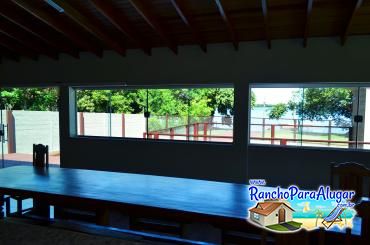Rancho Nakamura para Alugar em Miguelopolis - Vista da Cozinha para a Varanda