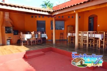 Rancho do Soneca para Alugar em Miguelopolis - Varanda com Área Gourmet