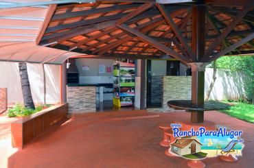 Rancho Oliveira para Alugar em Miguelopolis - Quiosque com Área para Churrasco