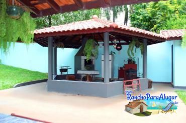 Rancho do Varanda para Alugar em Miguelopolis - Quiosque ao Lado da Casa