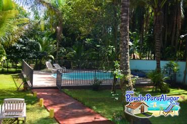 Rancho do Varanda para Alugar em Miguelopolis - Vista da Casa para a Piscina