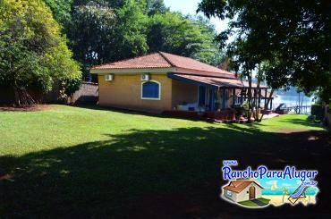 Rancho do Sossego para Alugar em Miguelopolis - Estacionamento Interno