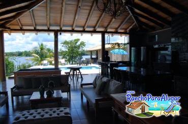 Rancho Recanto Maranata para Alugar em Miguelopolis - Vista da Sala para a Varanda