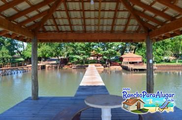 Rancho Tôa Tôa para Alugar em Miguelopolis - Quiosque Sobre o Píer