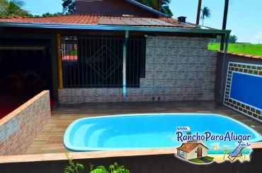 Rancho Show Barbosa 1 para Alugar em Miguelopolis - Piscina ao Lado da Varanda