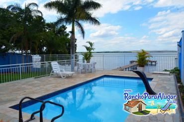 Rancho Cunha para Alugar em Miguelopolis - Vista da Varanda para a Piscina