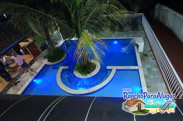 Rancho Meirival 5 para Alugar em Miguelopolis - Vista da Sacada para a Piscina