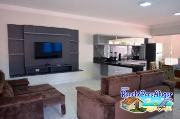 Rancho Top 10 para Alugar em Miguelopolis - Sala