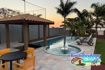 Rancho Top 10 para Alugar em Miguelopolis - Piscina com Bar Molhado