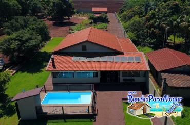 Rancho Nakamura para Alugar em Miguelopolis - Piscina ao Lado da Varanda