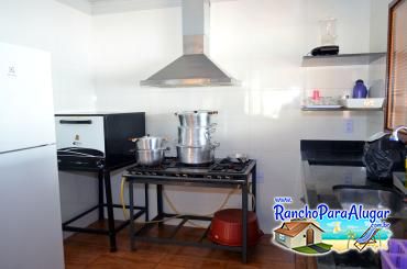 Rancho Meirival 1 para Alugar em Miguelopolis - Cozinha