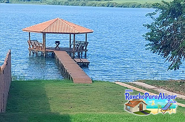 Rancho Pontal do Rio Grande 1 para Alugar em Miguelopolis - Vista da Piscina para o Píer