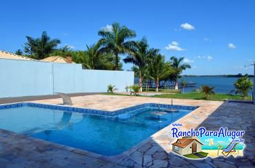 Rancho do Filé para Alugar em Miguelopolis - Vista da Área de Churrasco para a Piscina