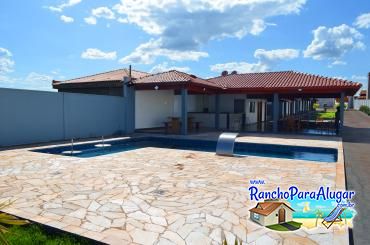 Rancho do Filé para Alugar em Miguelopolis - Vista da Piscina para a Varanda