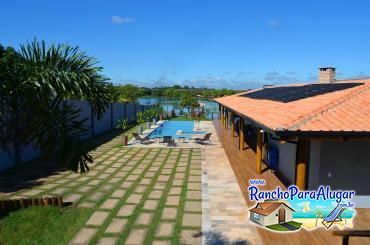 Rancho Recanto das Palmeiras para Alugar em Miguelopolis - Vista da Casa para a Varanda