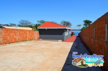 Rancho Mundo da Moda Miguelópolis para Alugar e à Venda em Miguelopolis - Estacionamento Interno