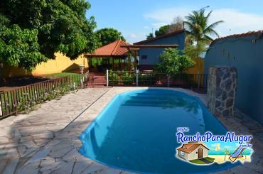 Rancho Castelo 2 para Alugar em Miguelopolis - Vista da Piscina para a Varanda