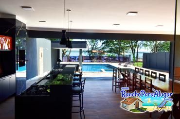 Rancho Prime para Alugar em Miguelopolis - Vista da Sala para a Varanda