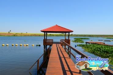 Rancho Recanto da Amora para Alugar em Miguelopolis - Píer com Quiosque