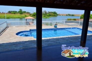 Rancho Girassol para Alugar em Miguelopolis - Piscina ao Lado da Varanda