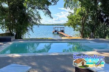 Rancho Chales do Rio Grande para Alugar em Miguelopolis - Vista da Varada para a Piscina