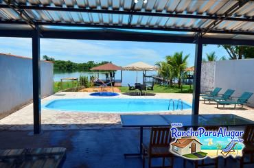 Rancho Bom de Peixe para Alugar em Miguelopolis - Vista da Churrasqueira para a Piscina