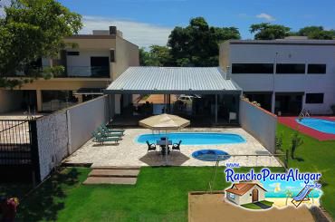 Rancho Bom de Peixe para Alugar em Miguelopolis - Piscina ao Lado da Área Gourmet