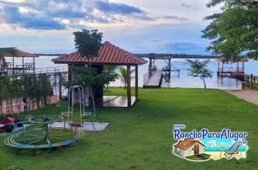 Rancho Off Linne para Alugar em Miguelopolis - Vista da Piscina para o Quiosque