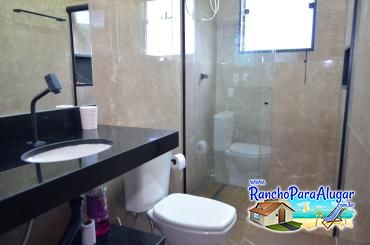 Rancho Premium Sunset para Alugar em Miguelopolis - Banheiro da Suite 3