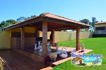 Rancho Maia para Alugar em Miguelopolis - Quiosque com Área para Churrasco