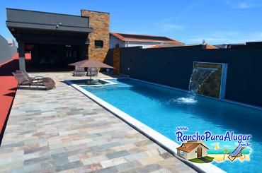 Rancho Gold para Alugar em Miguelopolis - Vista da Piscina para a Varanda