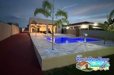 Rancho Diamante para Alugar em Miguelopolis - Vista da Piscina com Iluminação