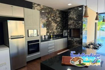 Rancho Diamante para Alugar em Miguelopolis - Cozinha com Churrasqueira