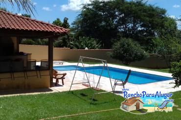 Rancho Alto Padrão 1 para Alugar em Miguelopolis - Vista da Piscina