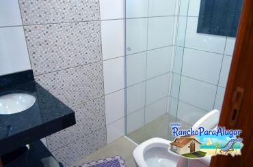 Rancho Recreio 2 para Alugar em Miguelopolis - Banheiro das Suites