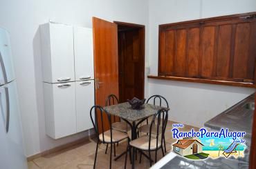 Rancho Aroeira para Alugar em Miguelopolis - Cozinha