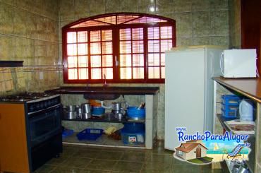 Rancho Kéops para Alugar em Miguelopolis - Cozinha