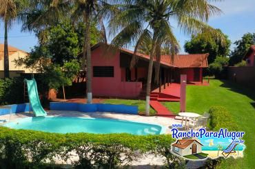 Rancho Dois Irmãos para Alugar em Miguelopolis - Piscina ao Lado da Casa