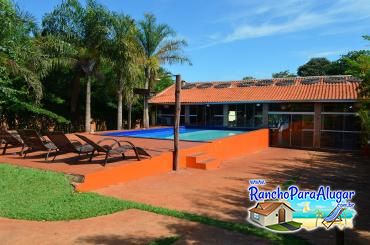 Rancho Giroldo 2 para Alugar em Miguelopolis - Piscina ao Lado da Varanda