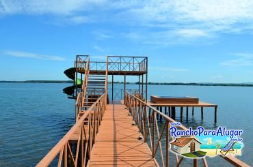 Rancho Giroldo 2 para Alugar em Miguelopolis - Píer Coberto com Piscina e Escorregador